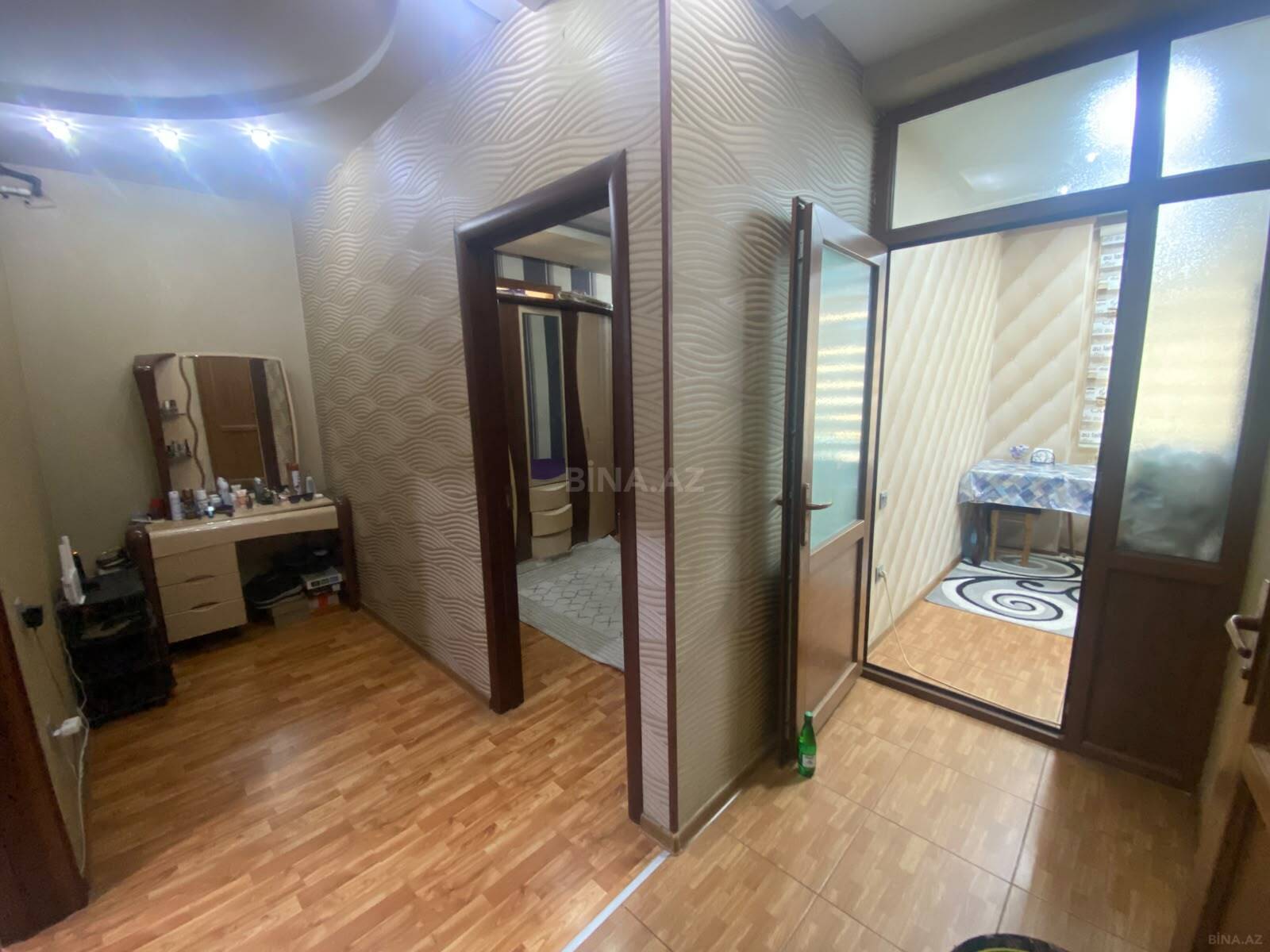 2 otaqlı Köhnə tikili, Xalqlar Dostluğu m., Bakı