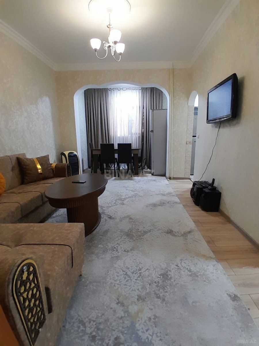 2 otaqlı Köhnə tikili, Memar Əcəmi m., Bakı