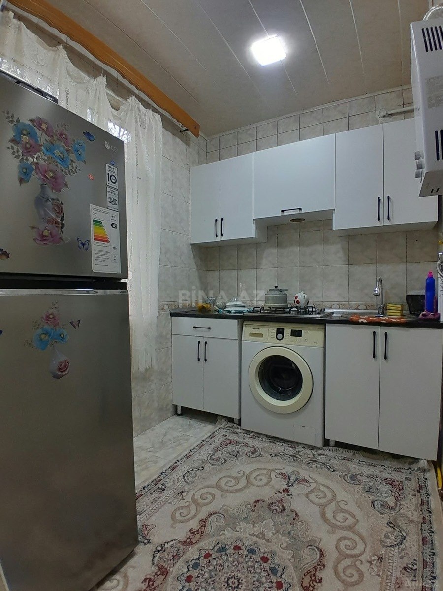 2 otaqlı Köhnə tikili, Memar Əcəmi m., Bakı