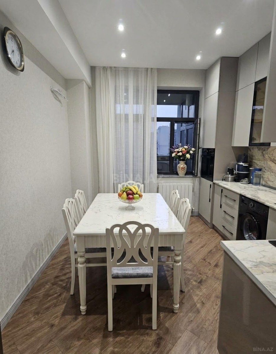 3 otaqlı Yeni tikili, 28 May m., Bakı