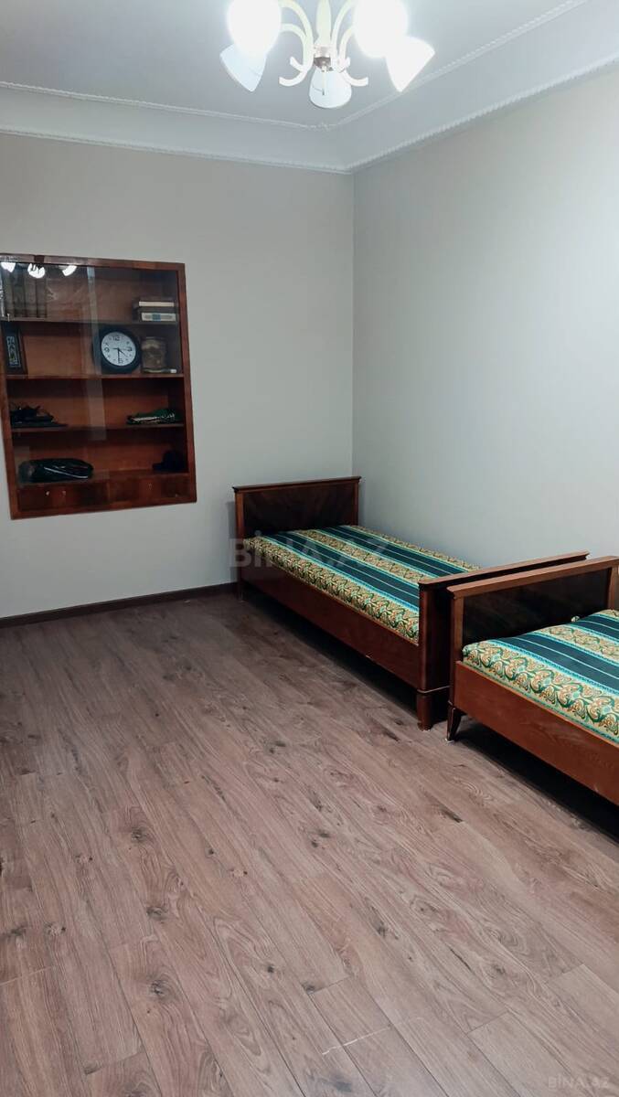 3 otaqlı Köhnə tikili, Nizami m., Bakı