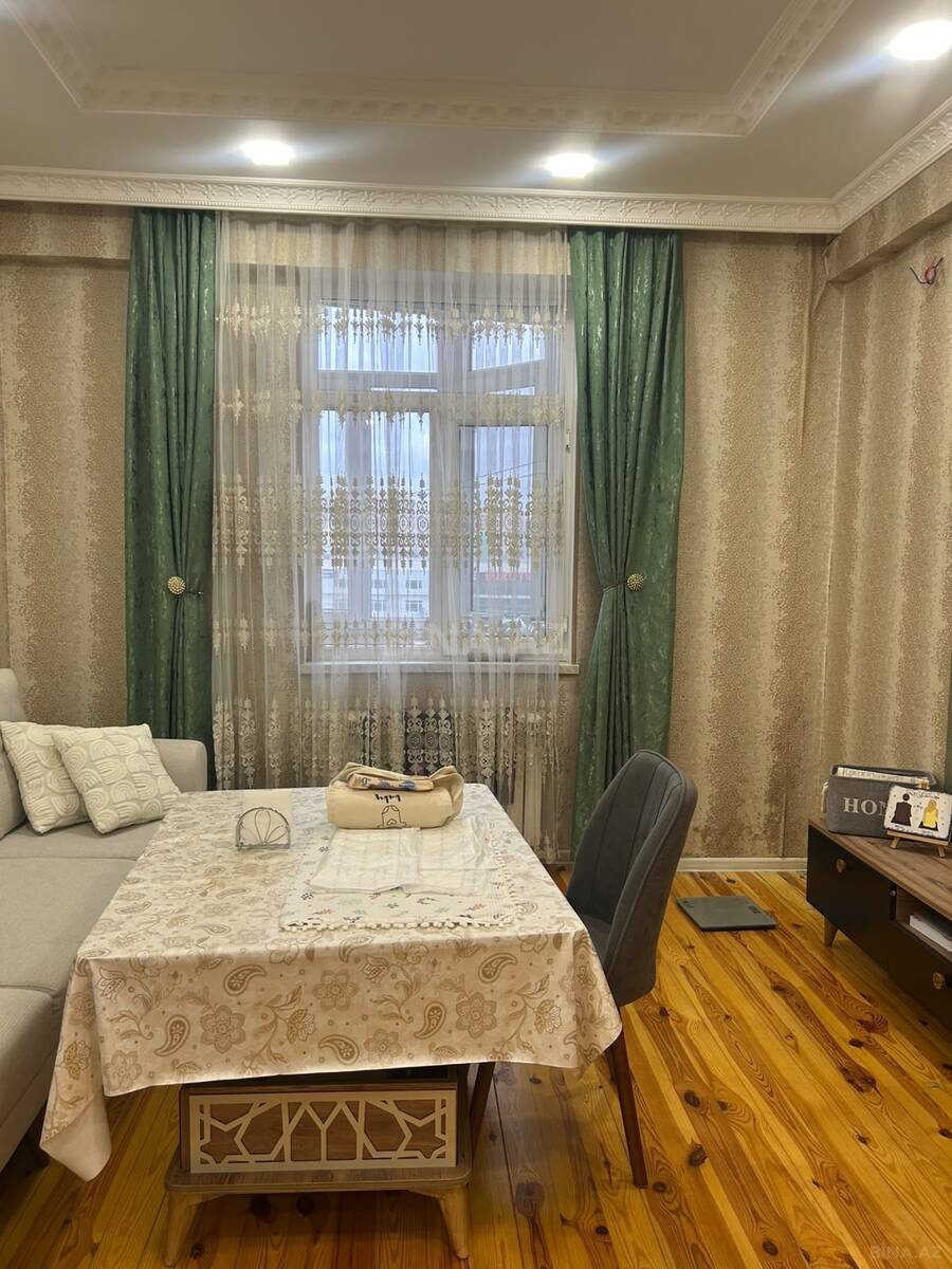 3 otaqlı Yeni tikili, Xırdalan