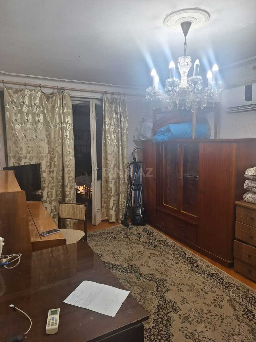 2 otaqlı Köhnə tikili, Elmlər Akademiyası m., Bakı