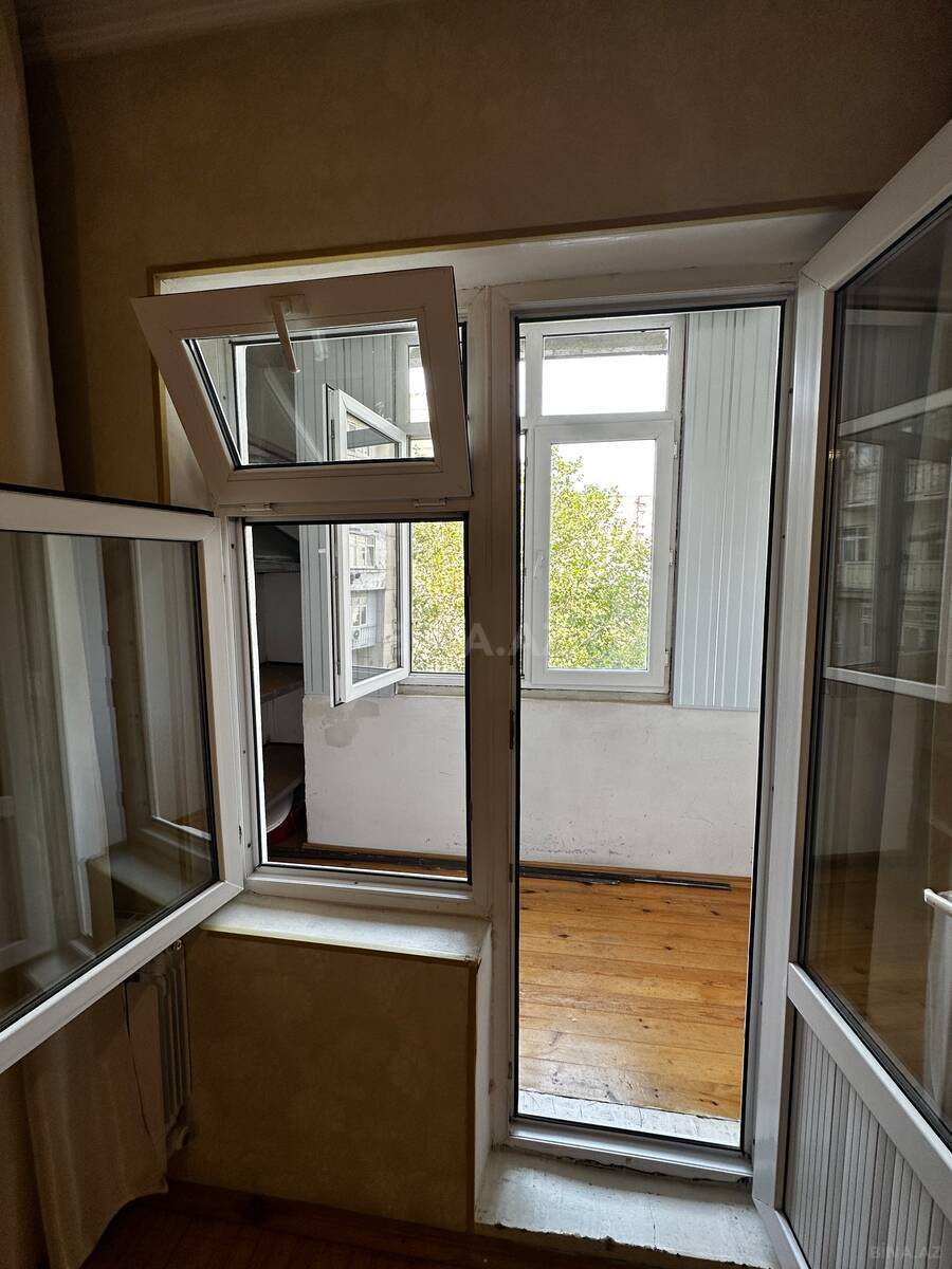 2 otaqlı Köhnə tikili, İnşaatçılar m., Bakı