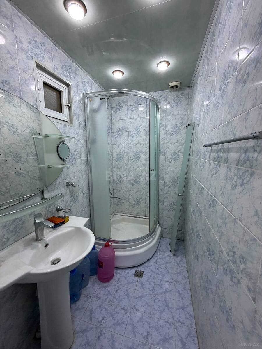 4 otaqlı Köhnə tikili, Xalqlar Dostluğu m., Bakı
