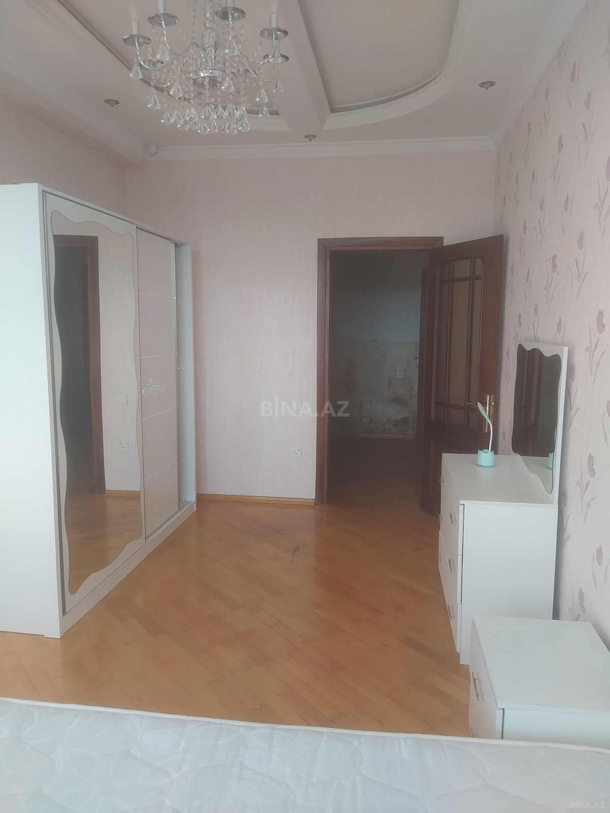 3 otaqlı Yeni tikili, Elmlər Akademiyası m., Bakı