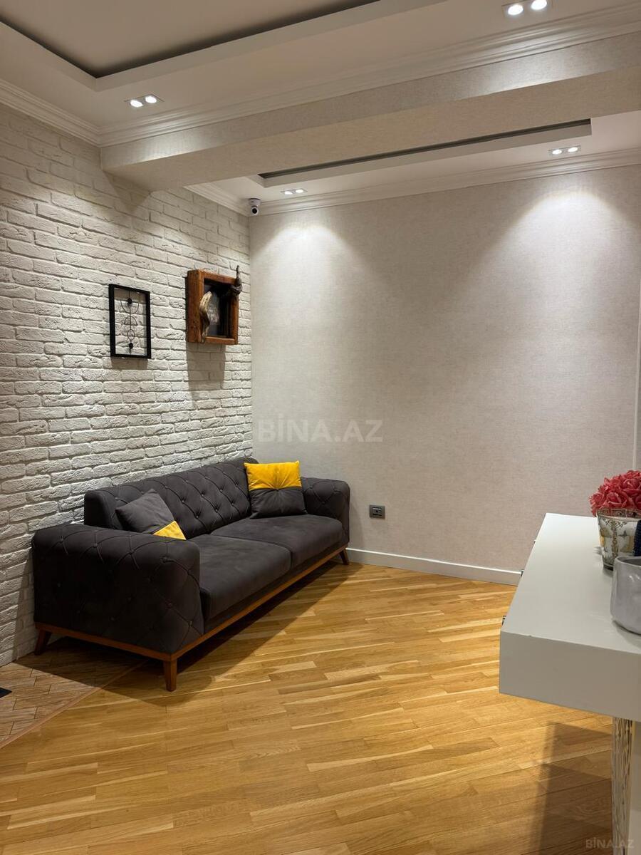3 otaqlı Yeni tikili, Şah İsmayıl Xətai m., Bakı