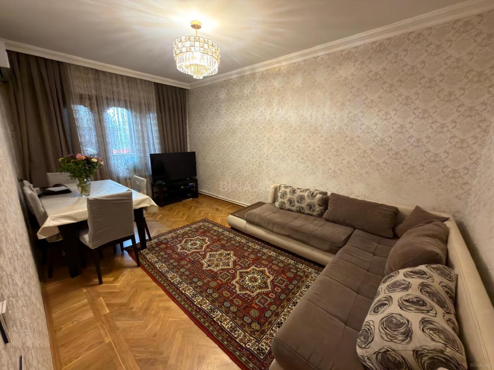 4 otaqlı Köhnə tikili, Azadlıq Prospekti m., Bakı