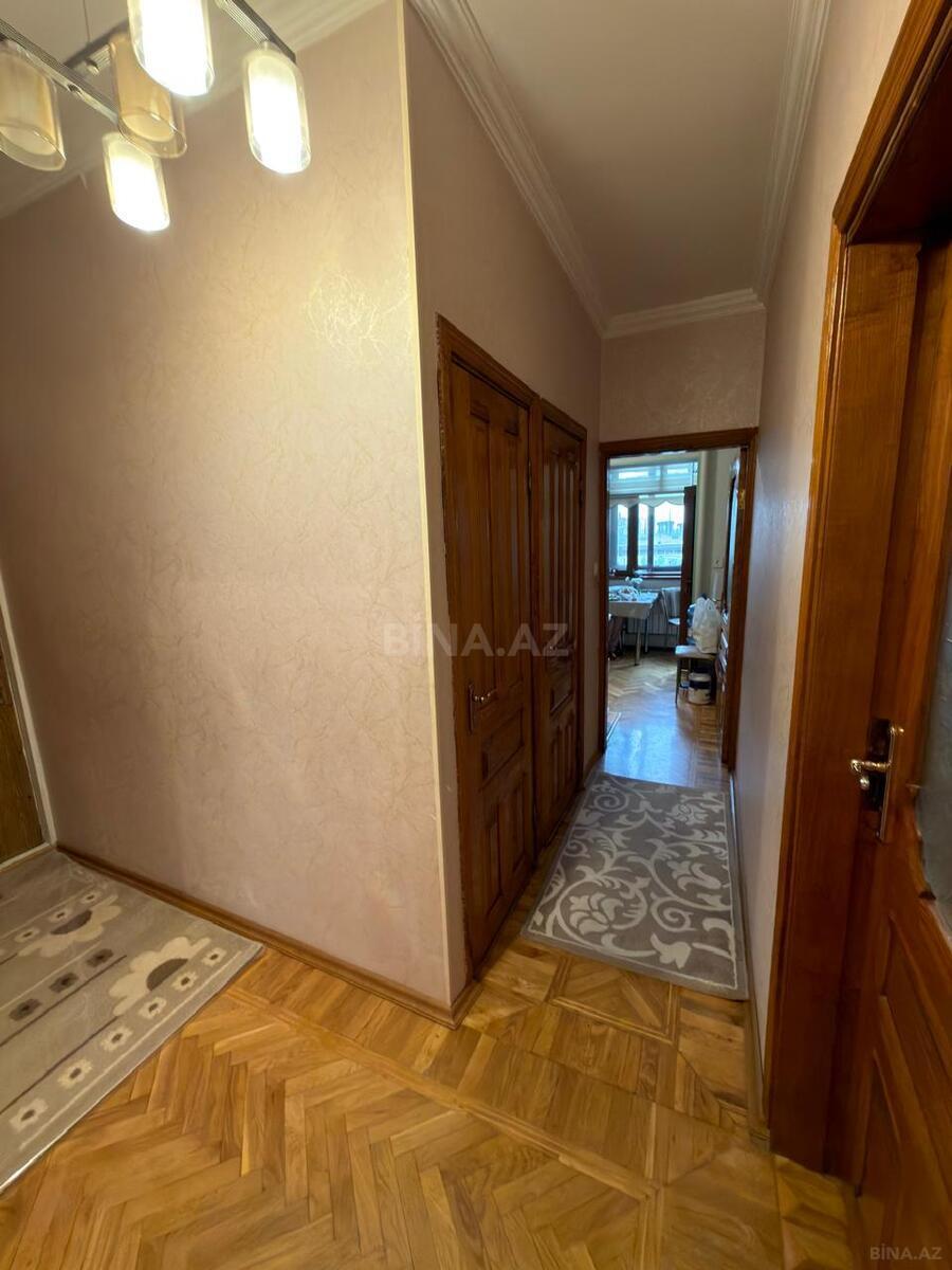 4 otaqlı Köhnə tikili, Azadlıq Prospekti m., Bakı
