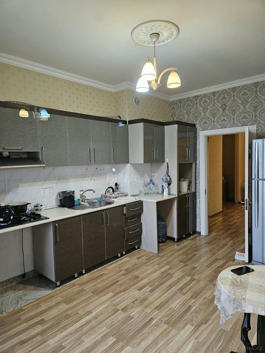 3 otaqlı Yeni tikili, Şah İsmayıl Xətai m., Bakı