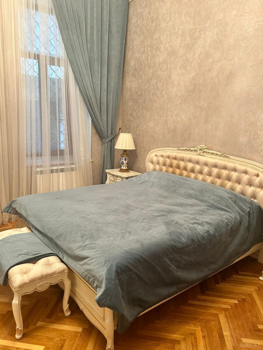 3 otaqlı Köhnə tikili, Sahil m., Bakı