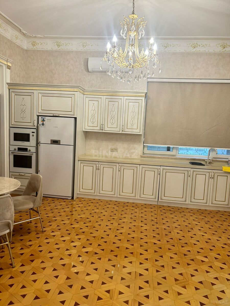 3 otaqlı Köhnə tikili, Sahil m., Bakı