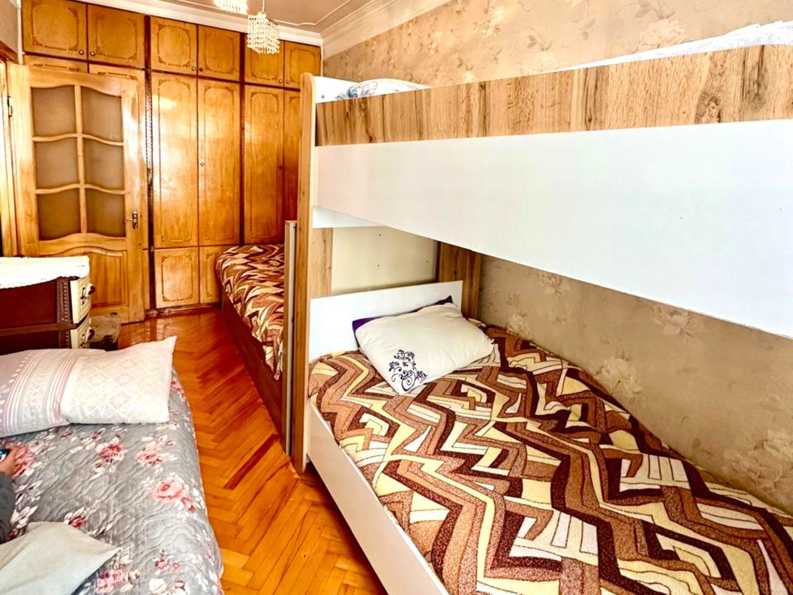3 otaqlı Köhnə tikili, Qara Qarayev m., Bakı