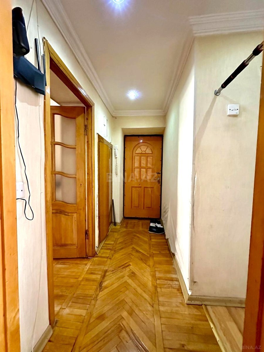 3 otaqlı Köhnə tikili, Qara Qarayev m., Bakı