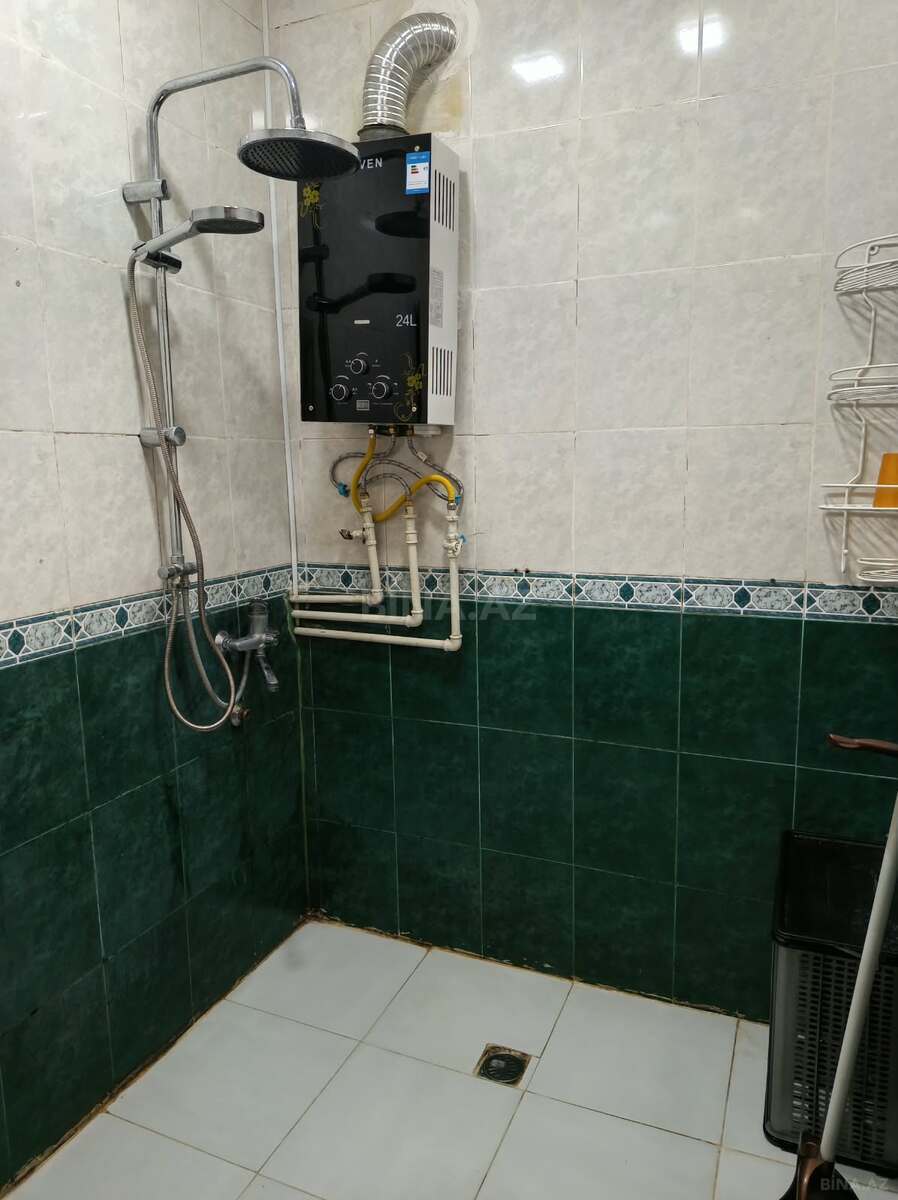 3 otaqlı Köhnə tikili, Memar Əcəmi m., Bakı