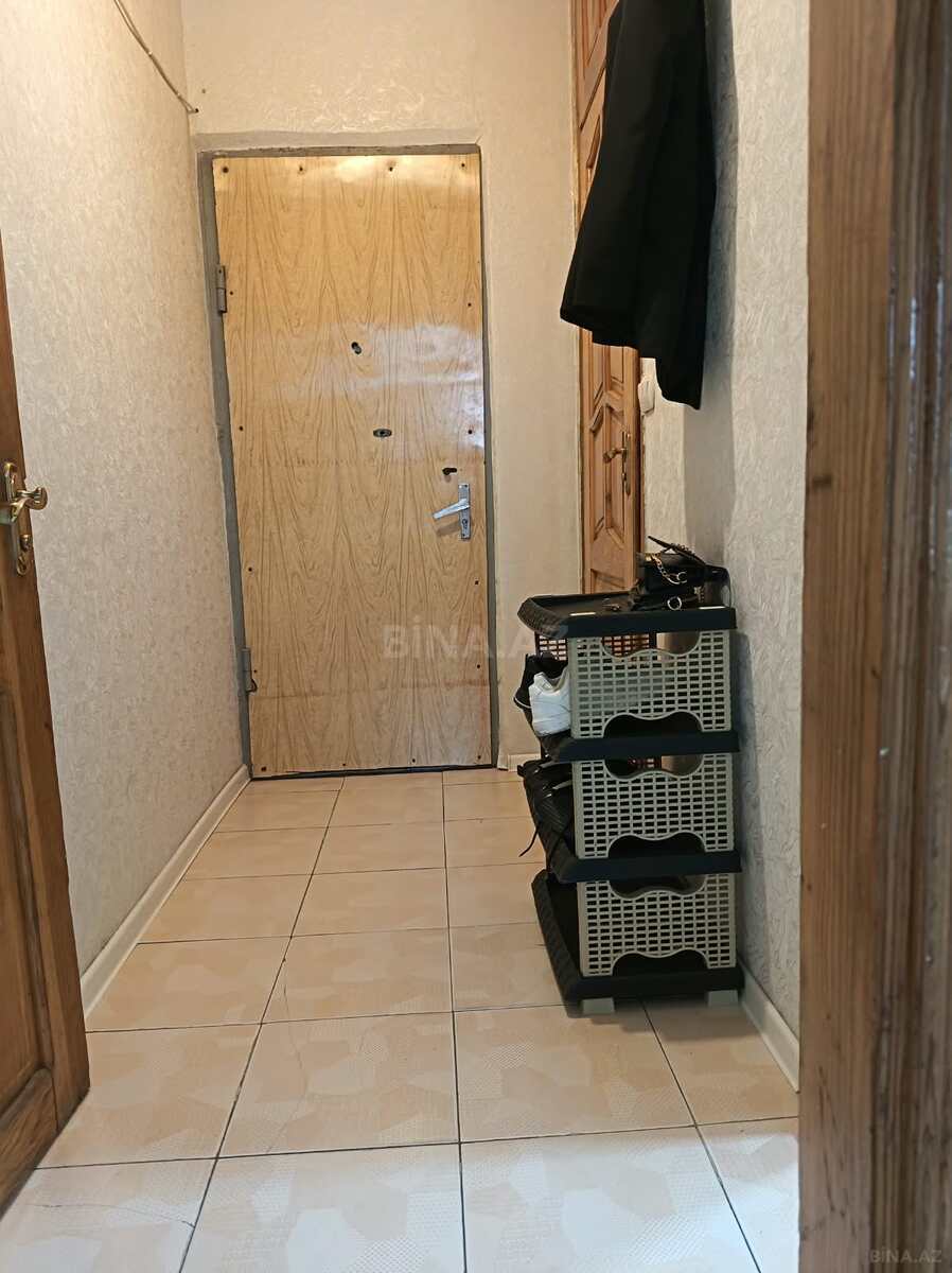 3 otaqlı Köhnə tikili, Memar Əcəmi m., Bakı
