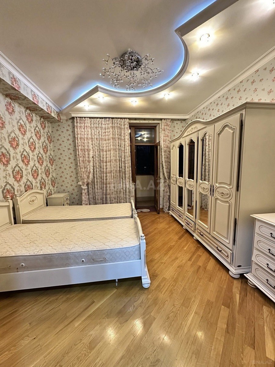 4 otaqlı Yeni tikili, Memar Əcəmi m., Bakı
