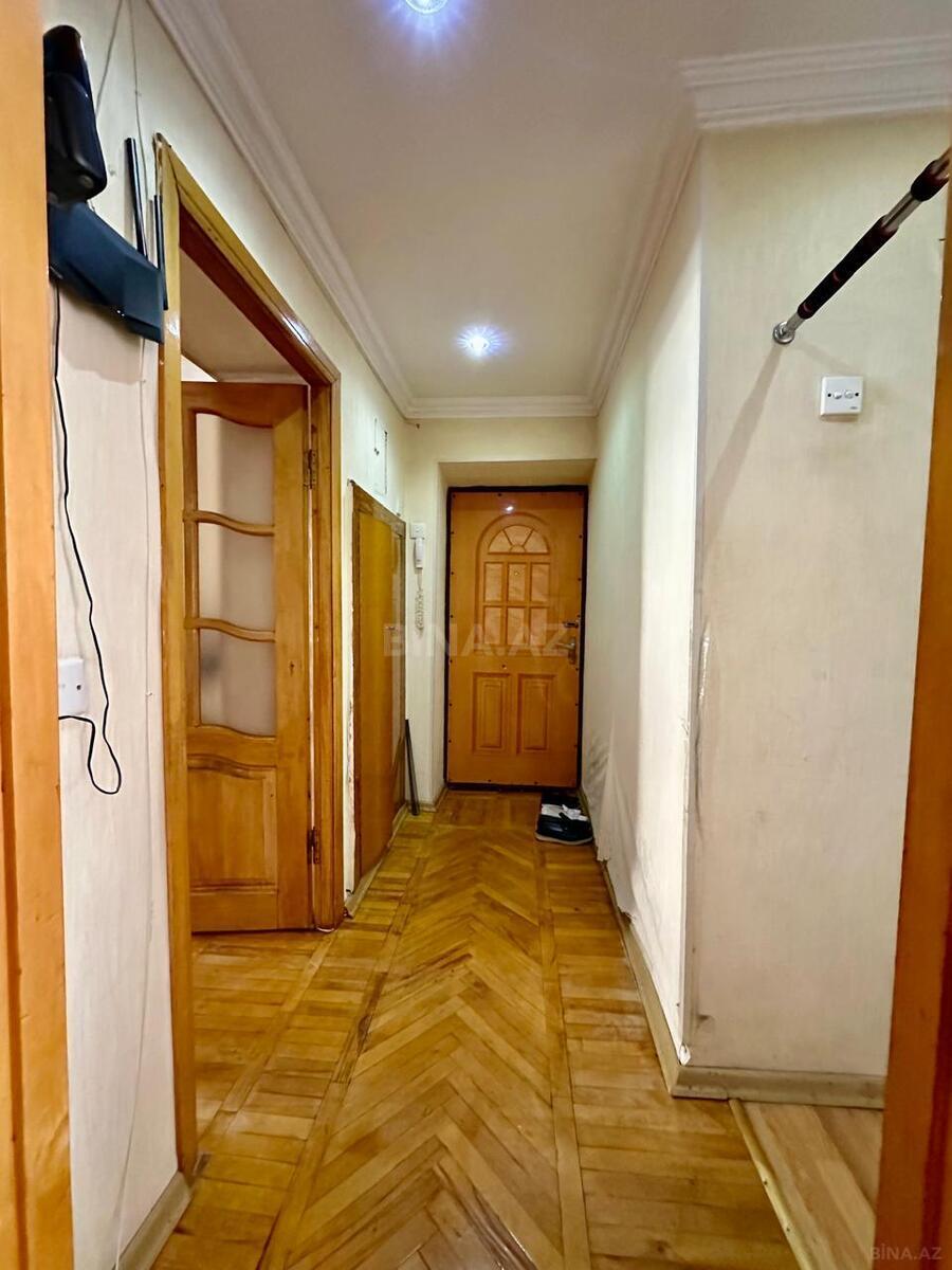 3 otaqlı Köhnə tikili, Qara Qarayev m., Bakı