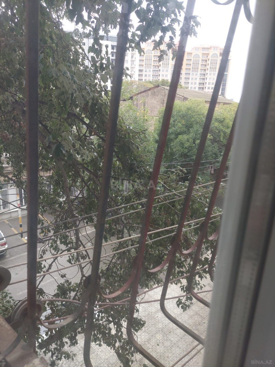 2 otaqlı Köhnə tikili, 28 May m., Bakı