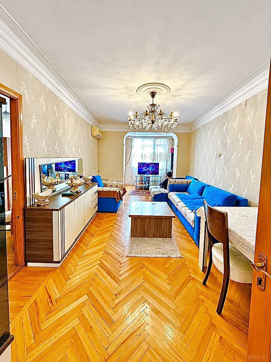 3 otaqlı Köhnə tikili, Qara Qarayev m., Bakı