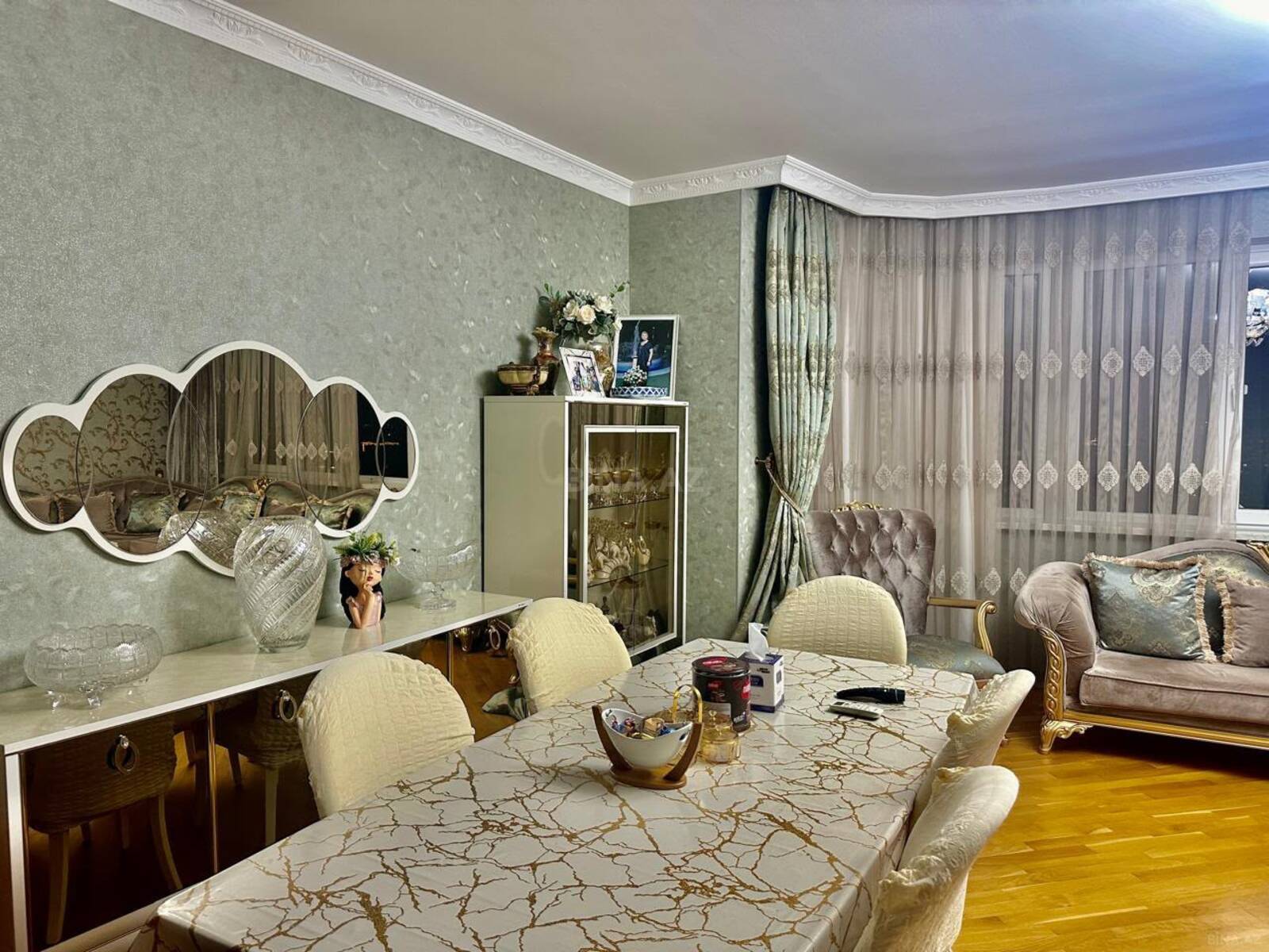 4 otaqlı Yeni tikili, Azadlıq Prospekti m., Bakı