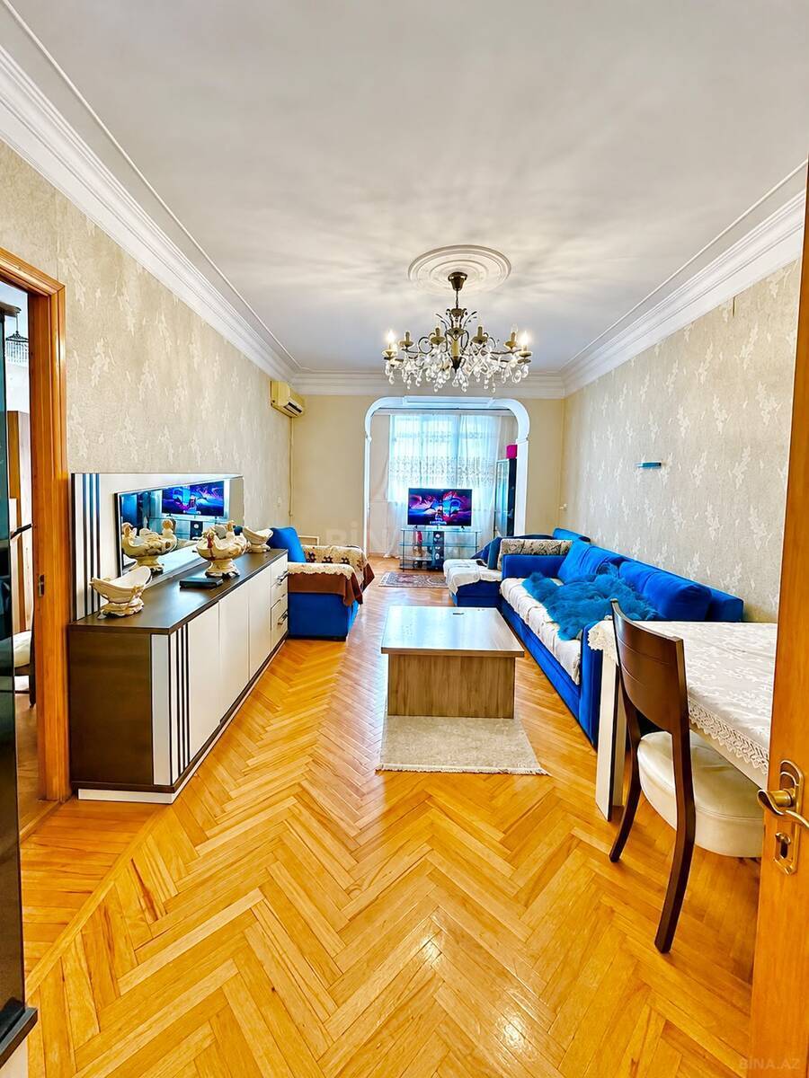 3 otaqlı Köhnə tikili, Qara Qarayev m., Bakı