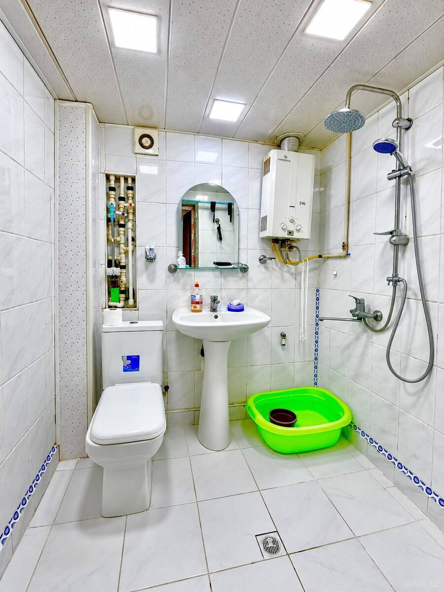 3 otaqlı Köhnə tikili, Qara Qarayev m., Bakı