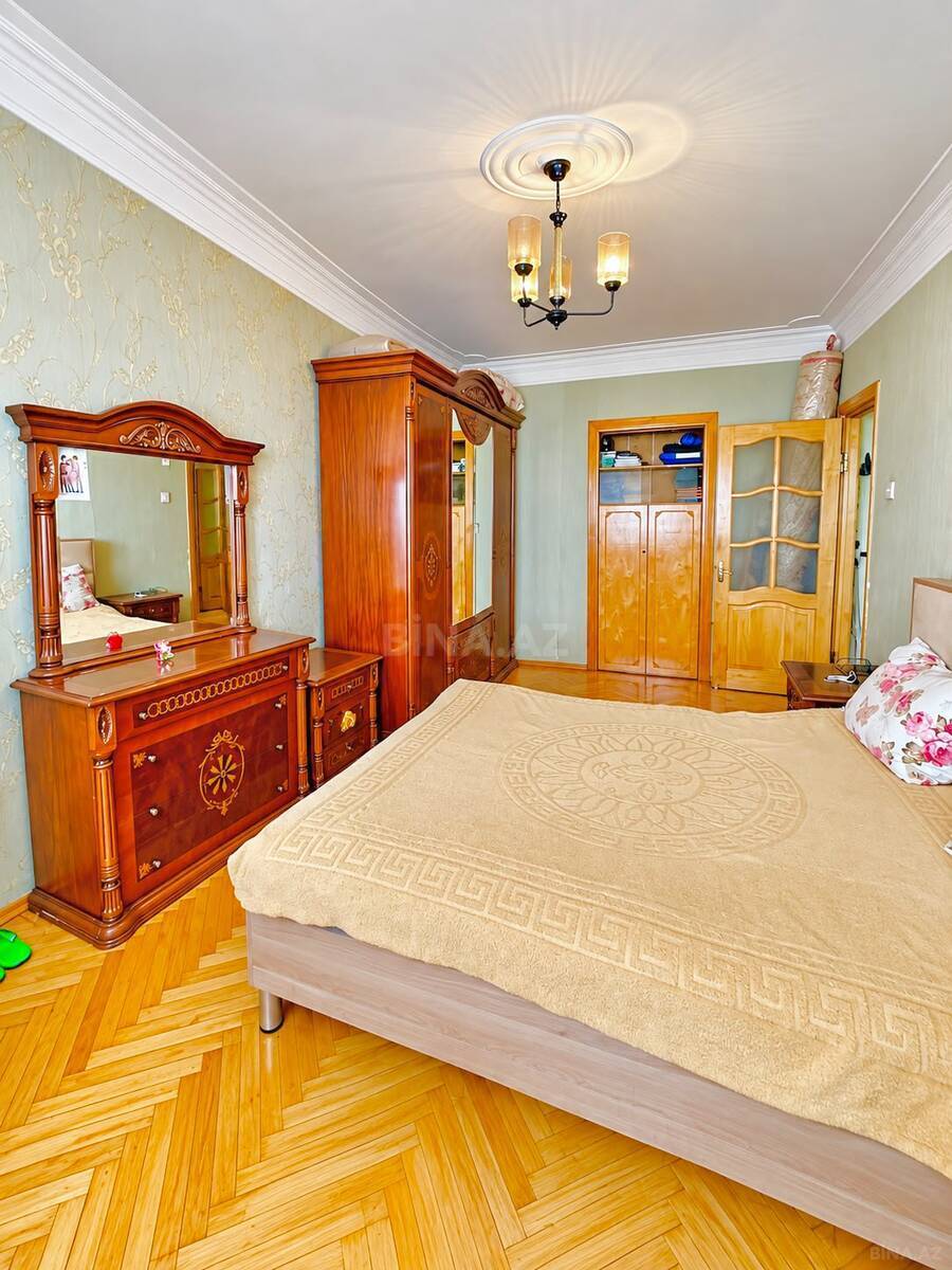 3 otaqlı Köhnə tikili, Qara Qarayev m., Bakı