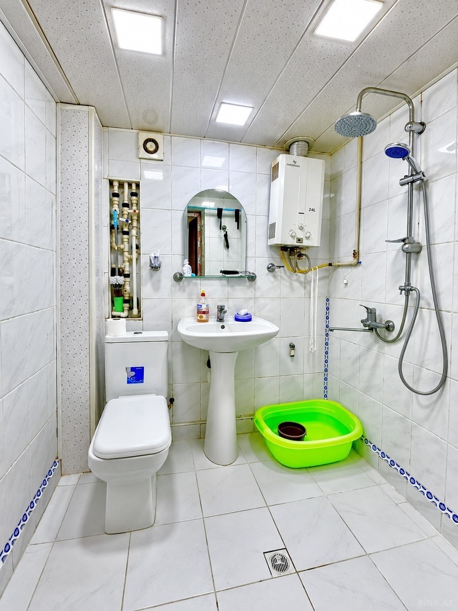 3 otaqlı Köhnə tikili, Qara Qarayev m., Bakı