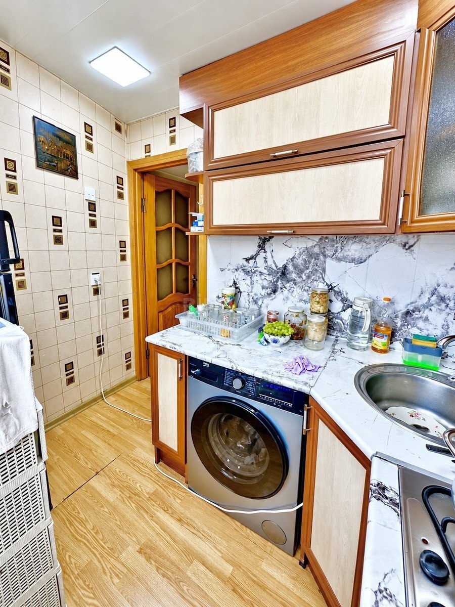 3 otaqlı Köhnə tikili, Qara Qarayev m., Bakı