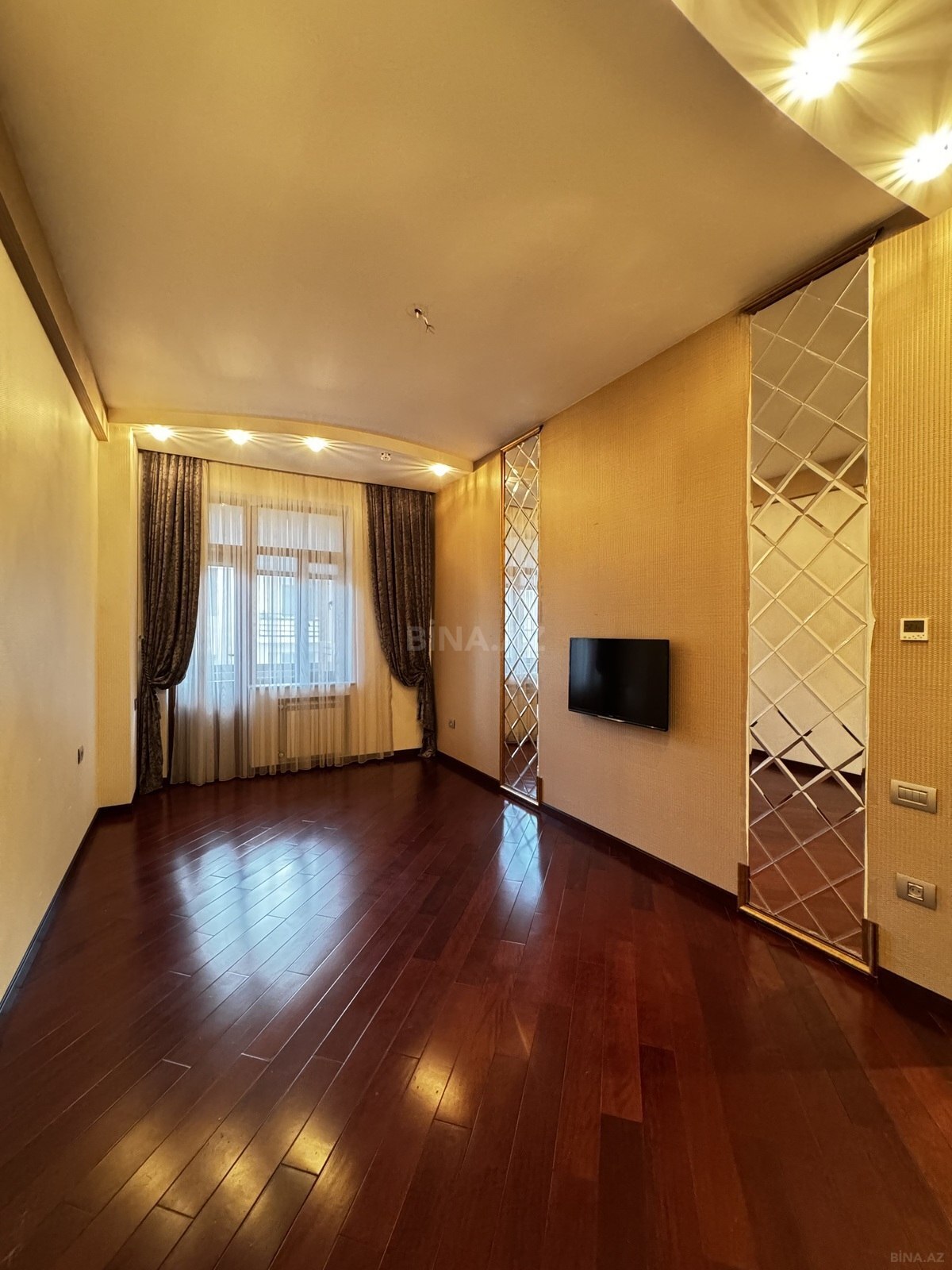 4 otaqlı Yeni tikili, İçəri Şəhər m., Bakı