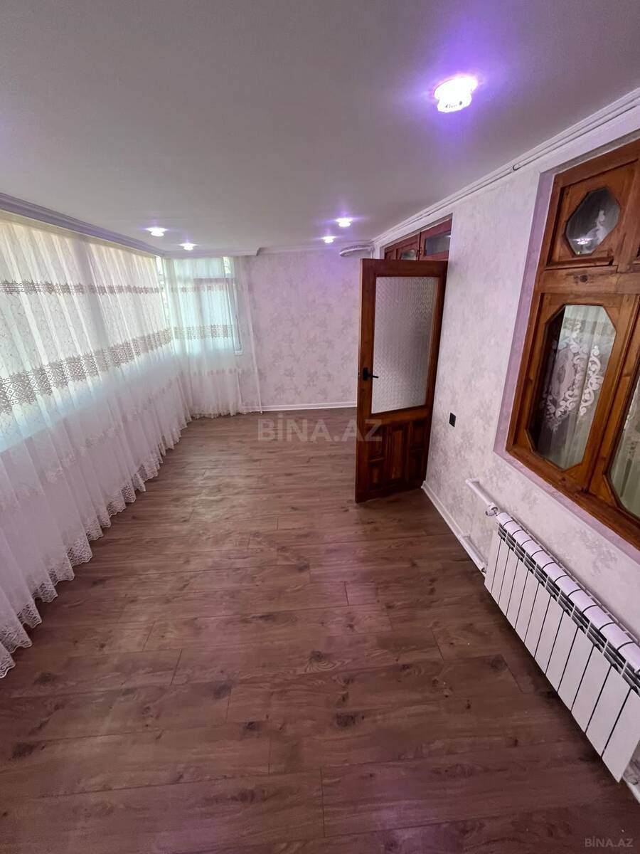 4 otaqlı Köhnə tikili, Memar Əcəmi m., Bakı