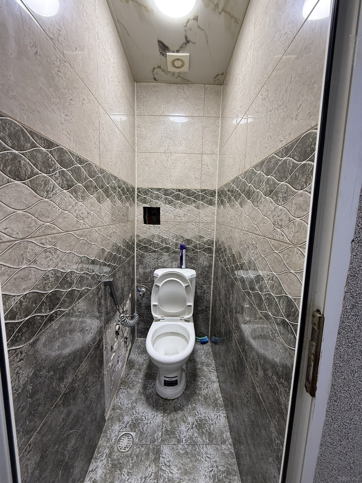2 otaqlı Köhnə tikili, Qara Qarayev m., Bakı