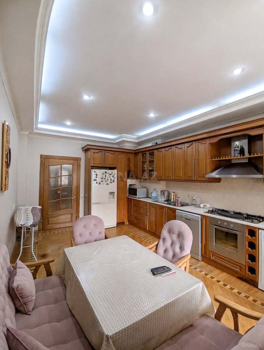 4 otaqlı Yeni tikili, 28 May m., Bakı