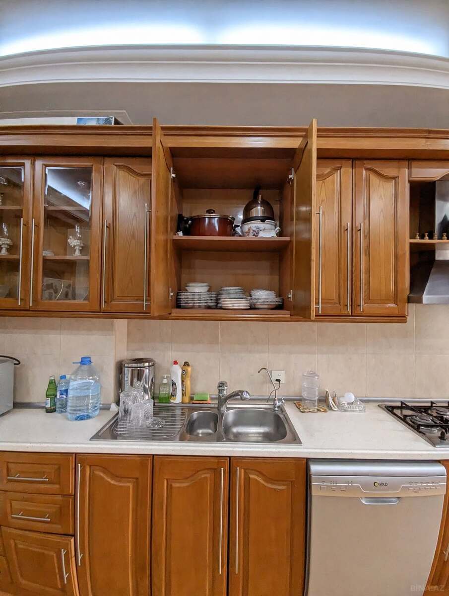 4 otaqlı Yeni tikili, 28 May m., Bakı