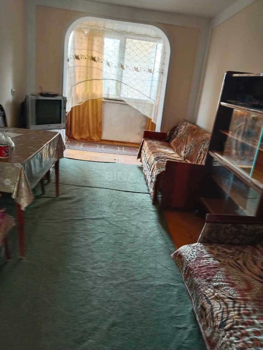 3 otaqlı Köhnə tikili, Elmlər Akademiyası m., Bakı