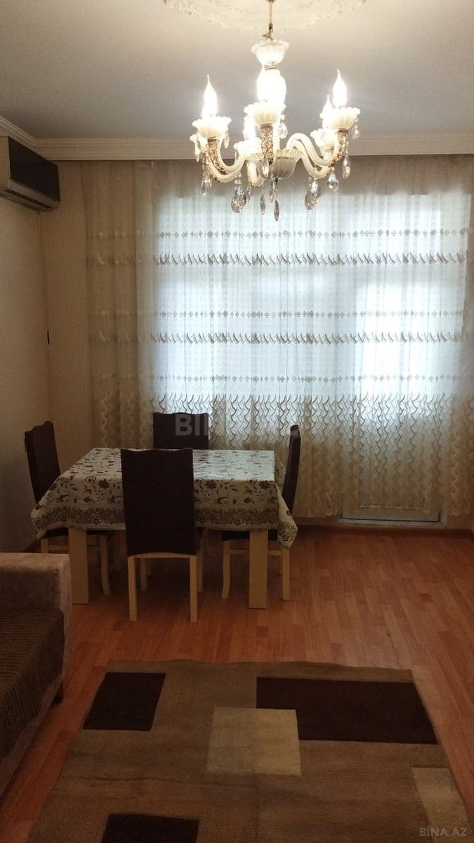 2 otaqlı Köhnə tikili, Memar Əcəmi m., Bakı