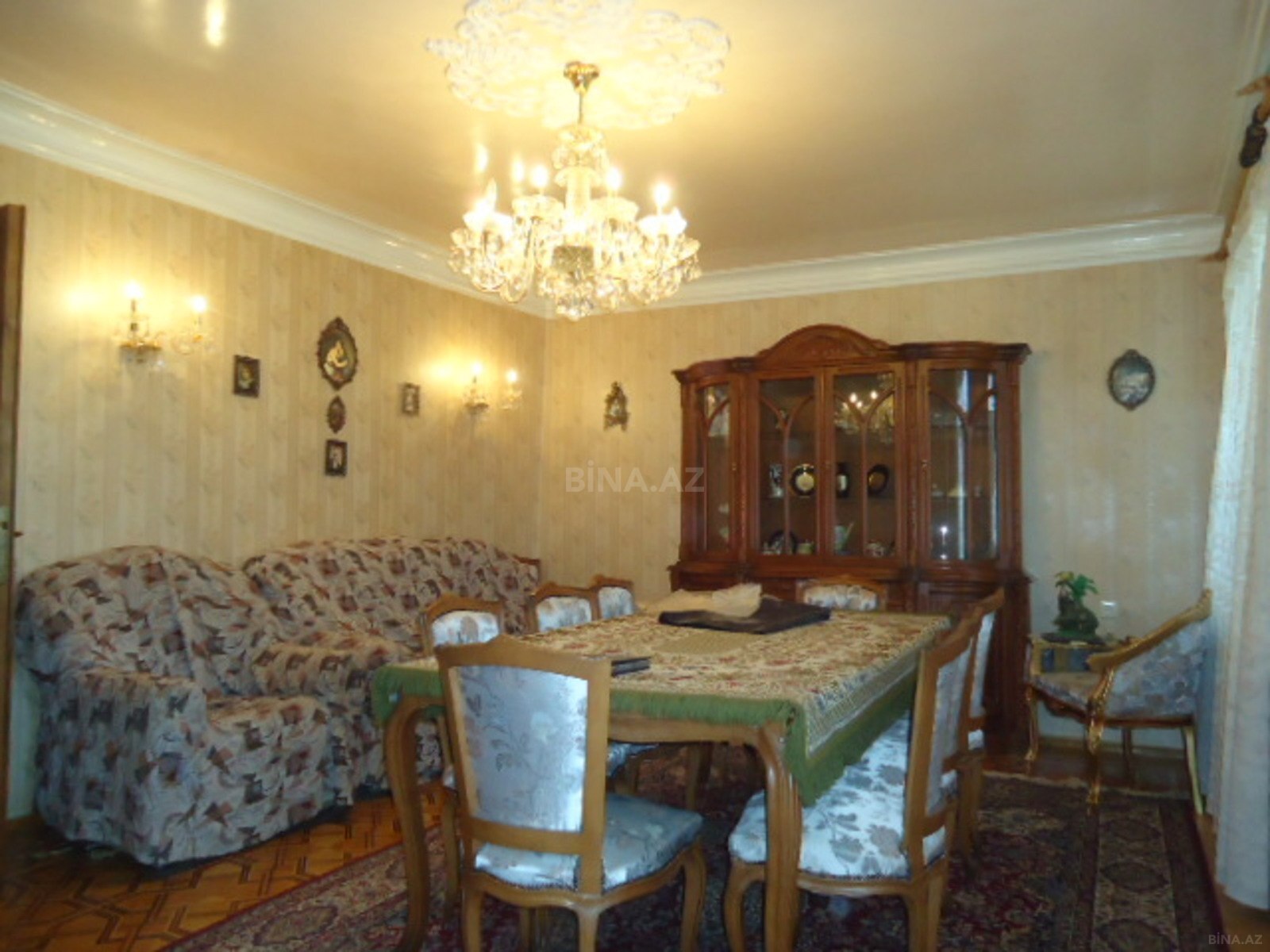 4 otaqlı Köhnə tikili, Elmlər Akademiyası m., Bakı