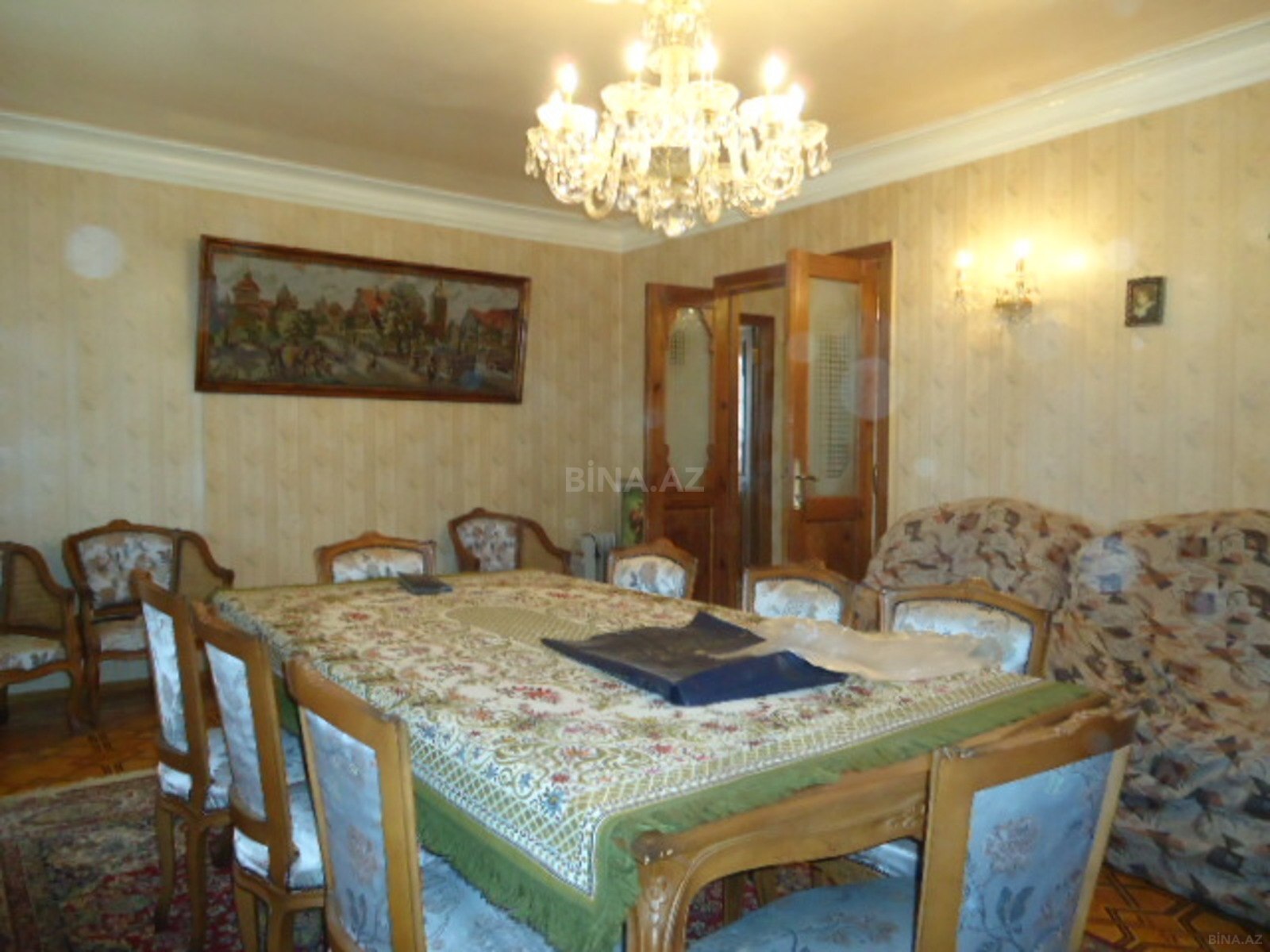 4 otaqlı Köhnə tikili, Elmlər Akademiyası m., Bakı