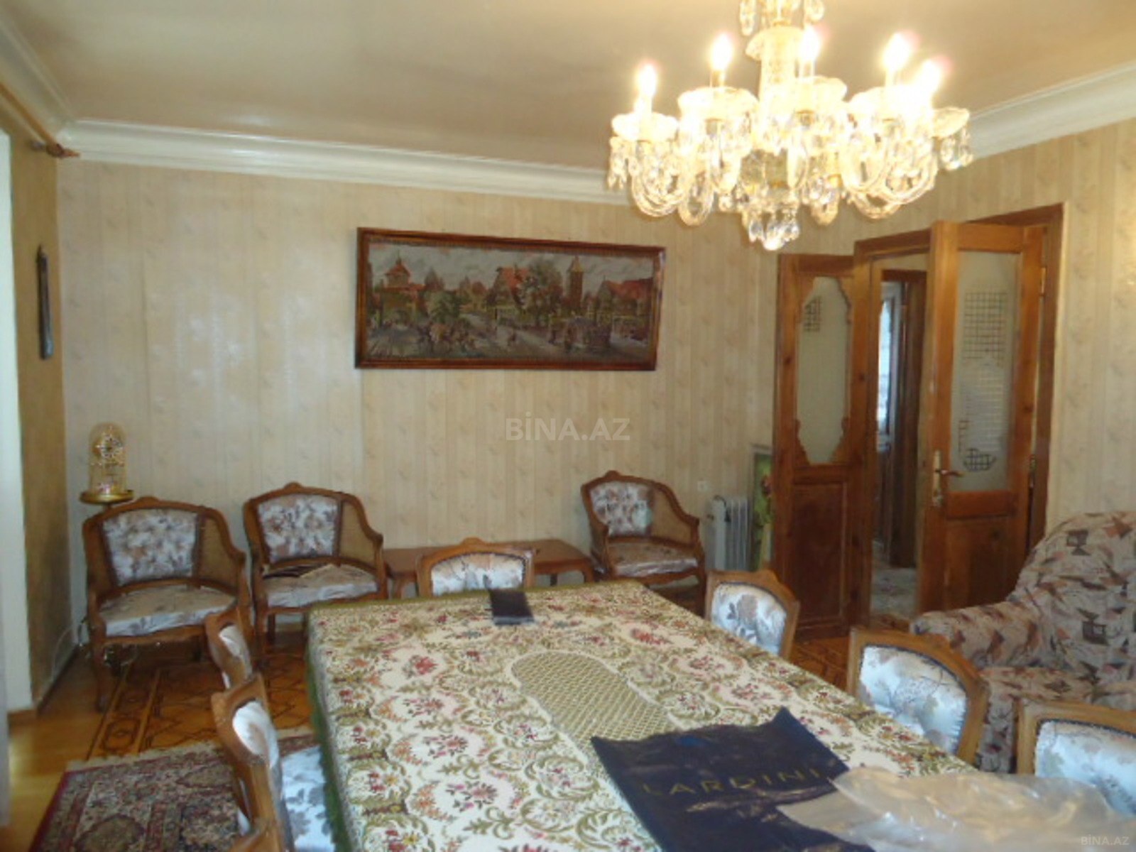 4 otaqlı Köhnə tikili, Elmlər Akademiyası m., Bakı