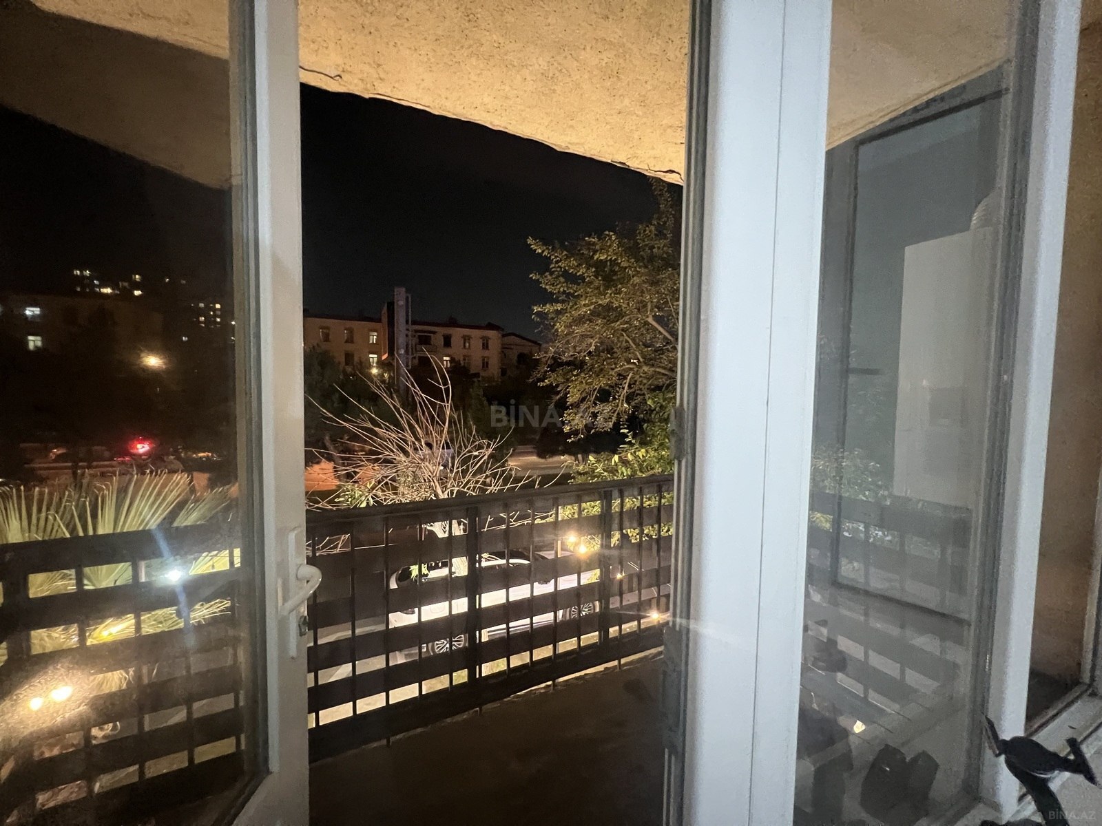 2 otaqlı Köhnə tikili, Qara Qarayev m., Bakı