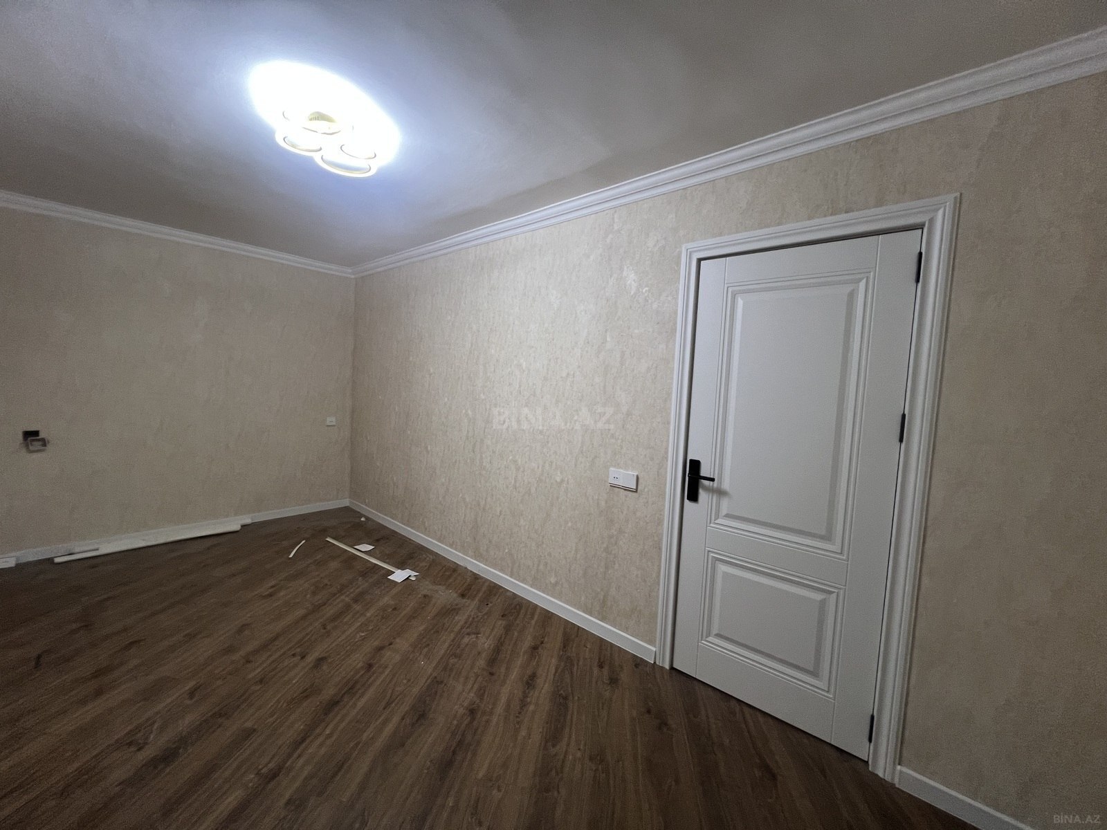2 otaqlı Köhnə tikili, Qara Qarayev m., Bakı