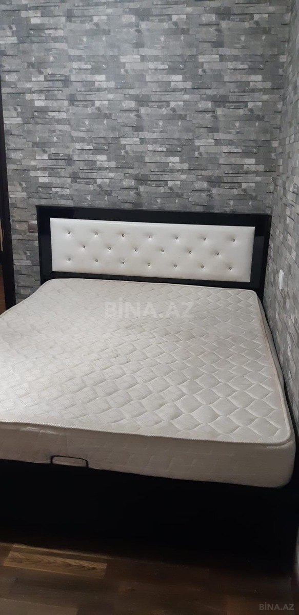 3 otaqlı Köhnə tikili, Memar Əcəmi m., Bakı