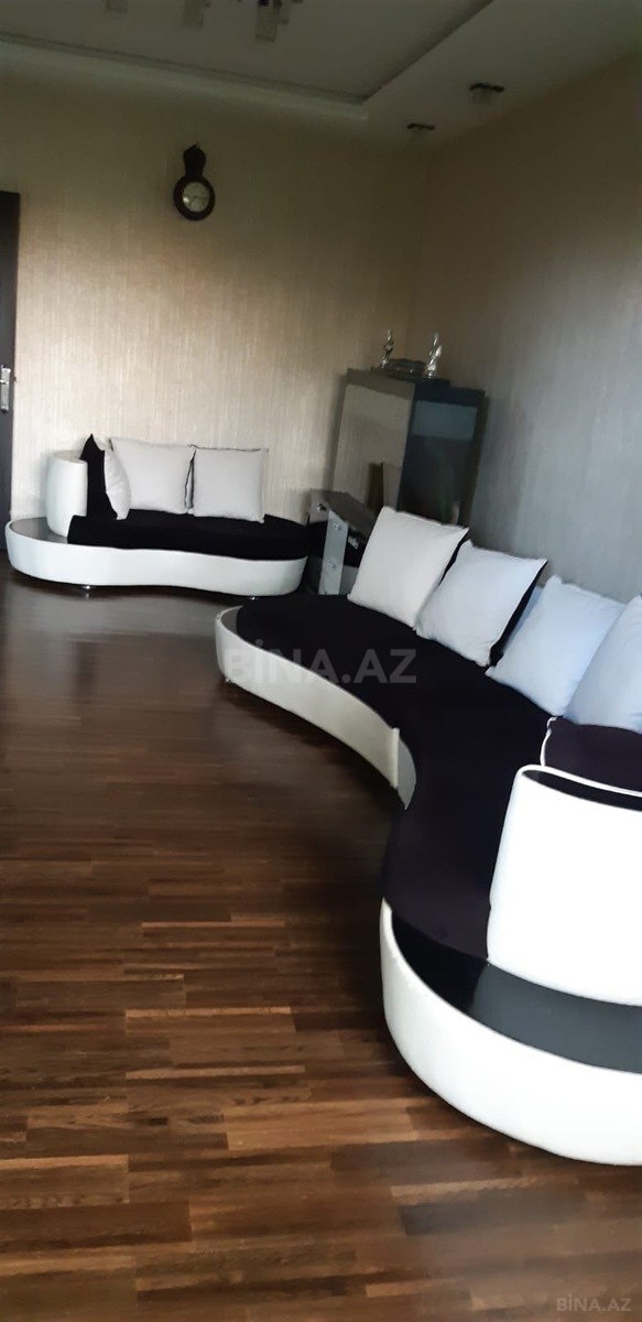 3 otaqlı Köhnə tikili, Memar Əcəmi m., Bakı