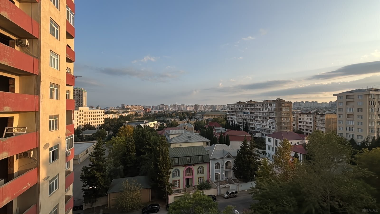 3 otaqlı Köhnə tikili, 8-ci mikrorayon q., Bakı