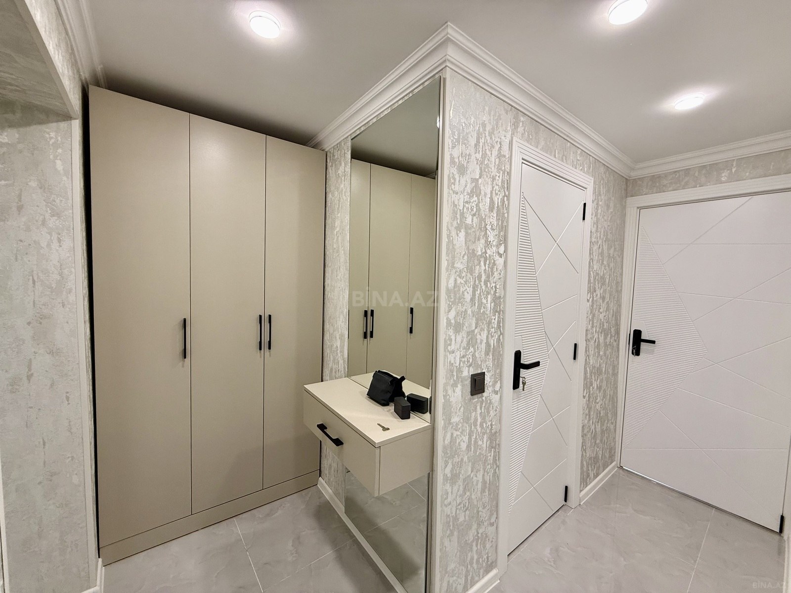 2 otaqlı Köhnə tikili, Qara Qarayev m., Bakı
