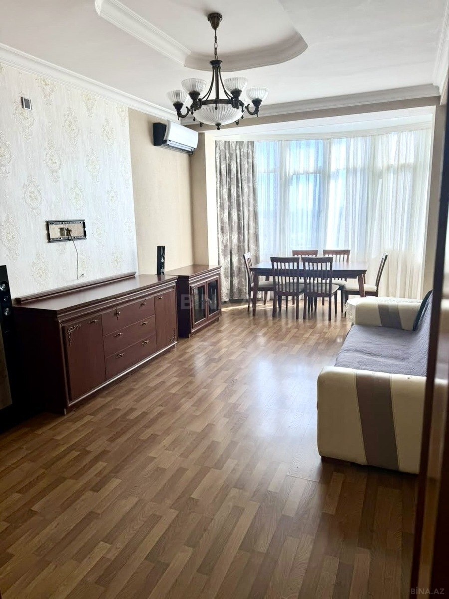 3 otaqlı Yeni tikili, İnşaatçılar m., Bakı