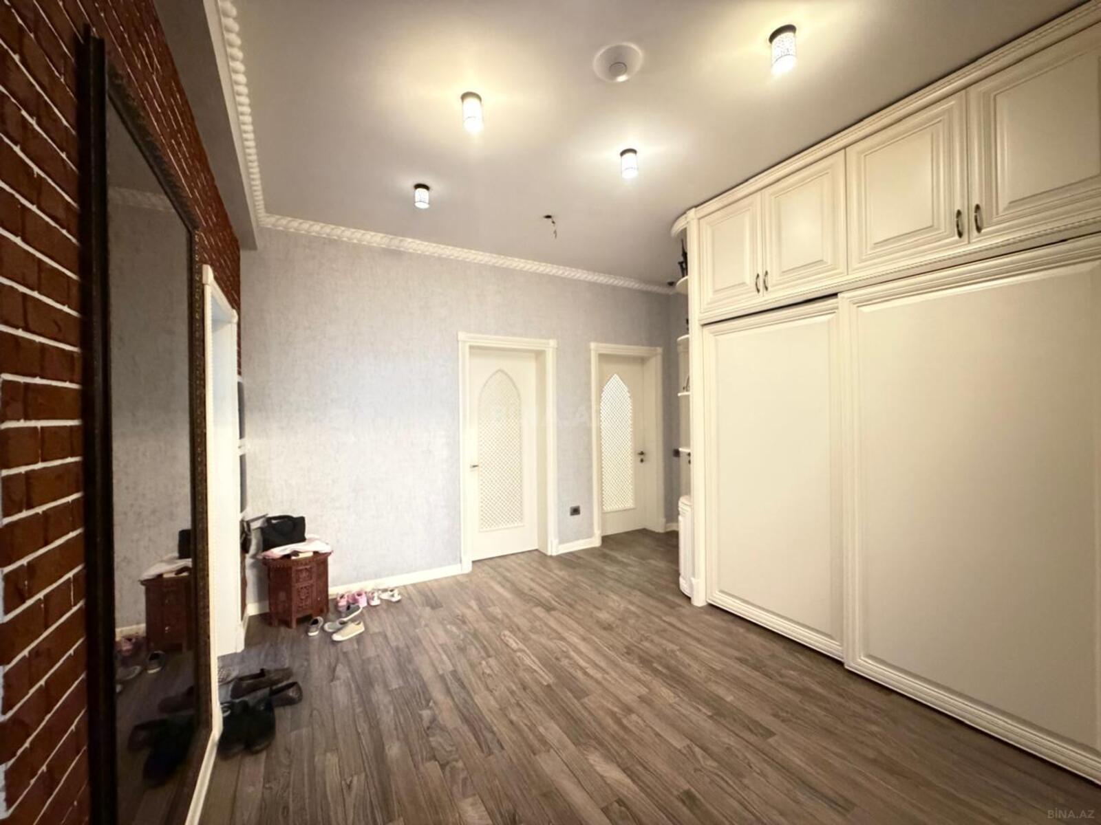 4 otaqlı Yeni tikili, Şah İsmayıl Xətai m., Bakı
