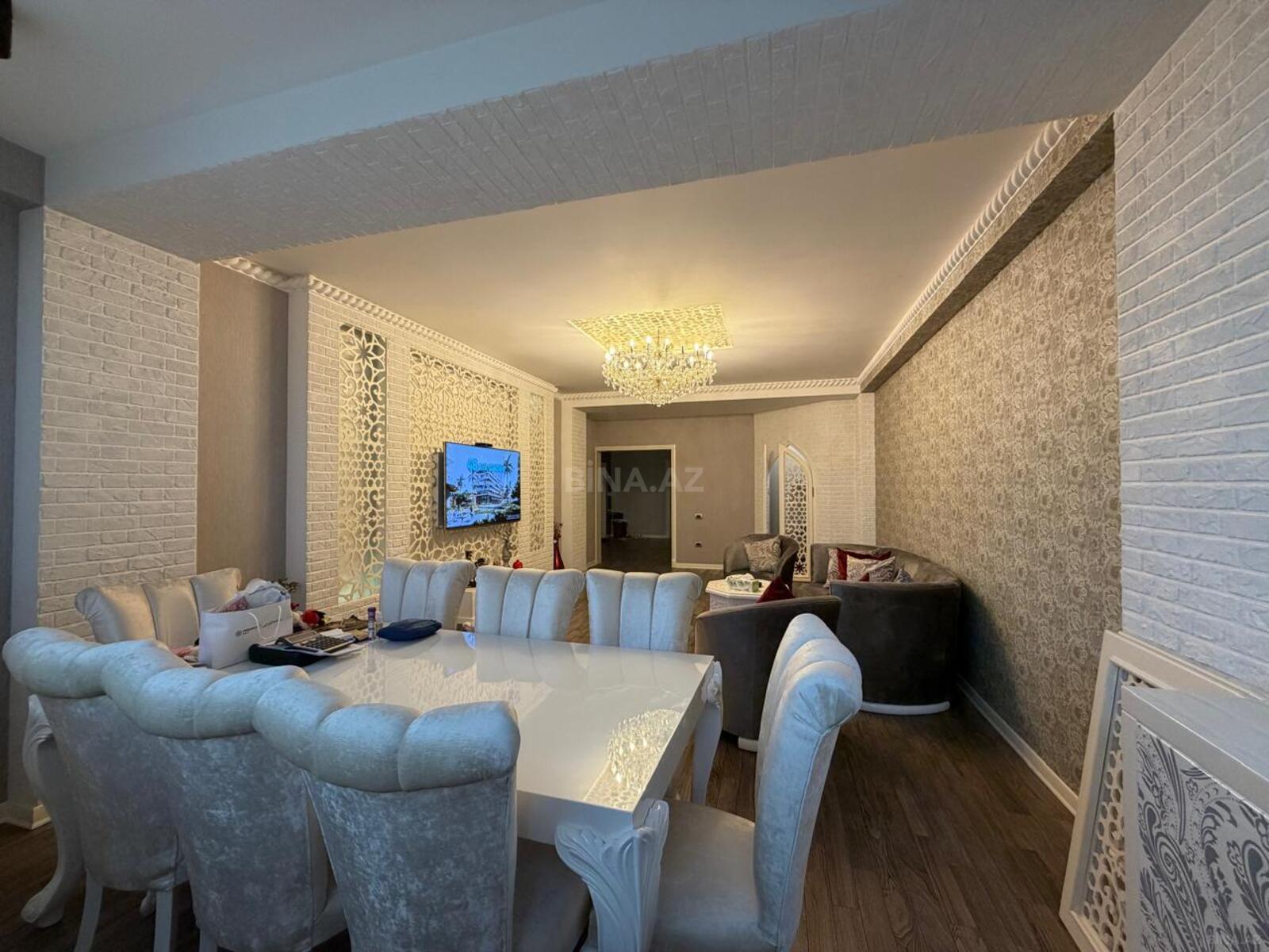 4 otaqlı Yeni tikili, Şah İsmayıl Xətai m., Bakı