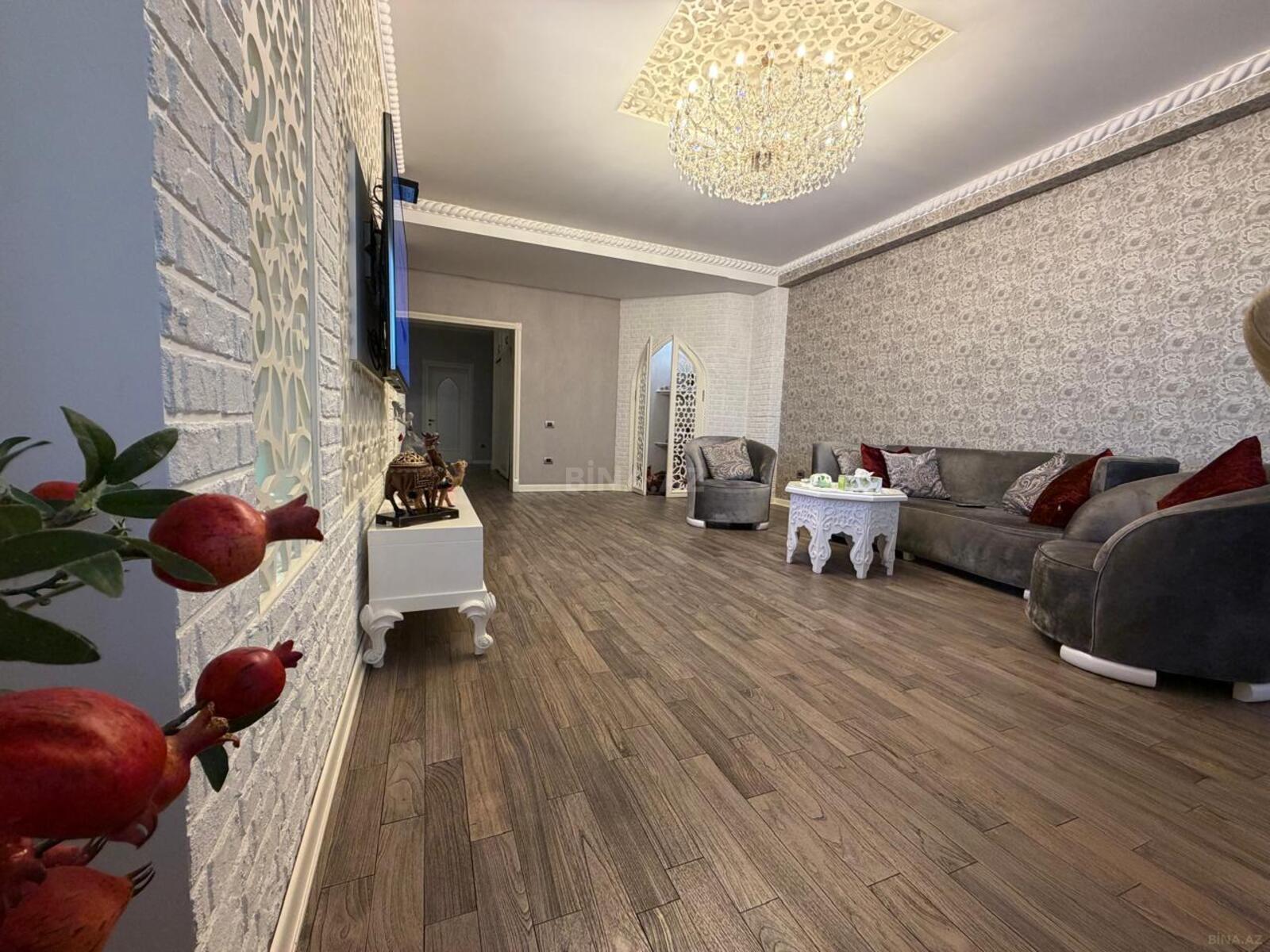 4 otaqlı Yeni tikili, Şah İsmayıl Xətai m., Bakı